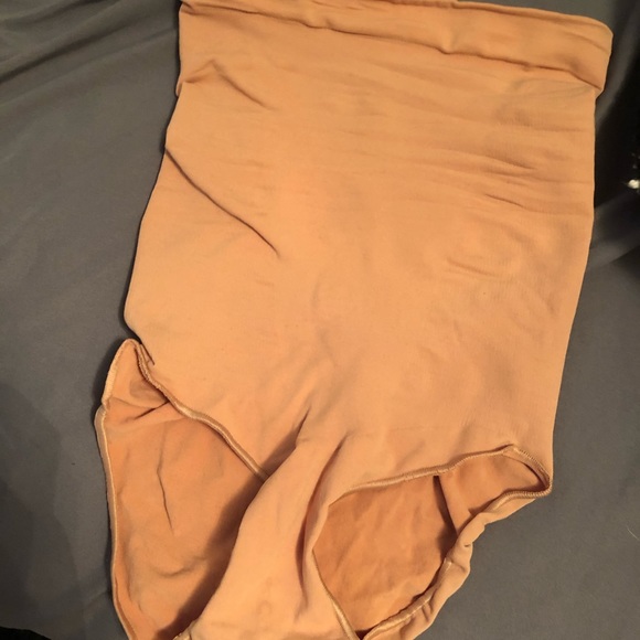 Skims Sculpting High Wasit brief - Picture 4 of 8